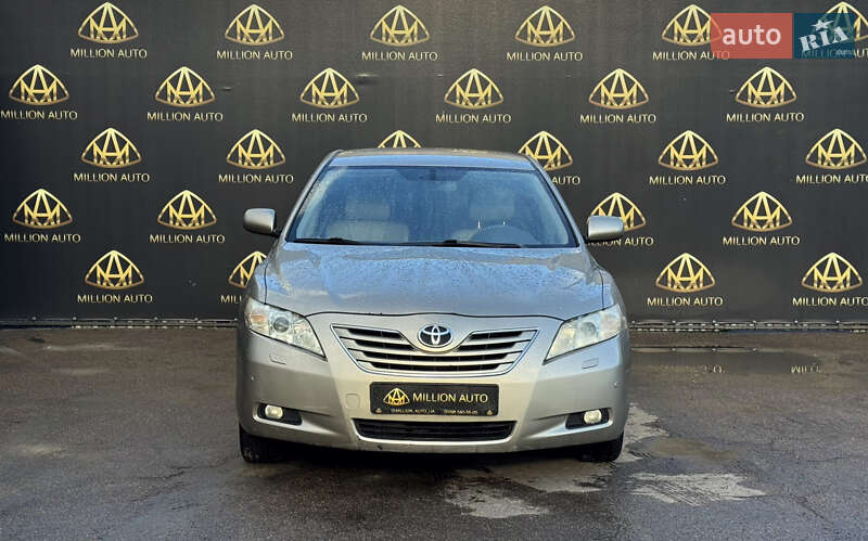 Седан Toyota Camry 2008 в Києві