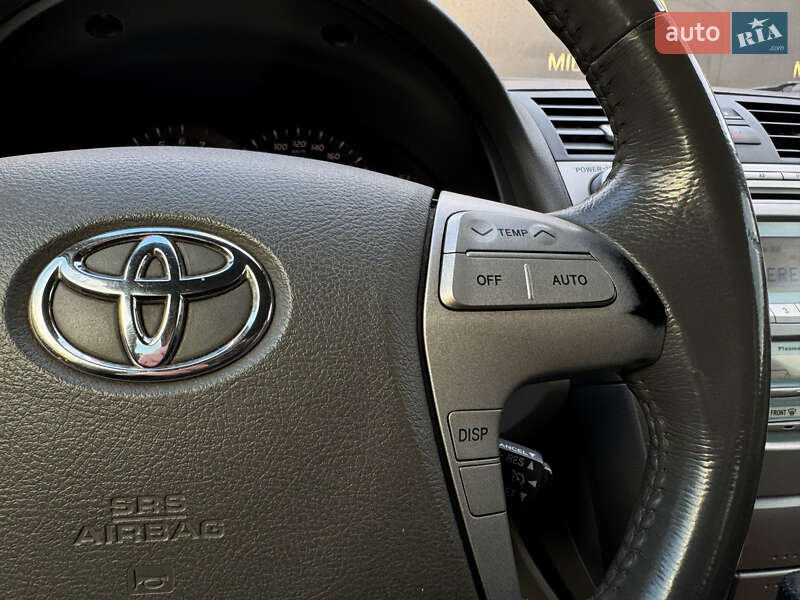 Седан Toyota Camry 2008 в Києві