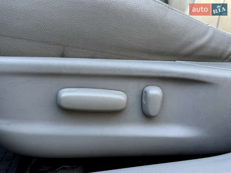 Седан Toyota Camry 2008 в Києві