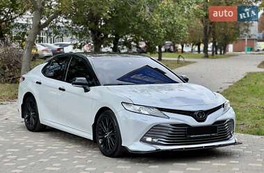 Седан Toyota Camry 2018 в Одессе