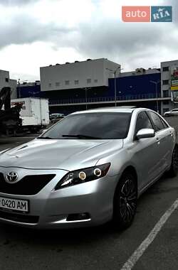 Седан Toyota Camry 2006 в Днепре