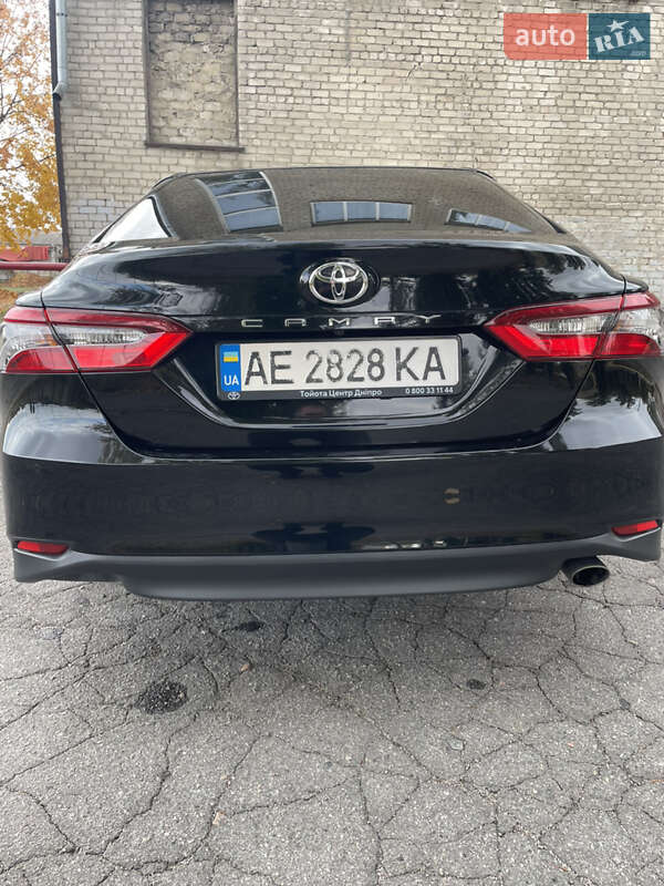 Седан Toyota Camry 2021 в Павлограде