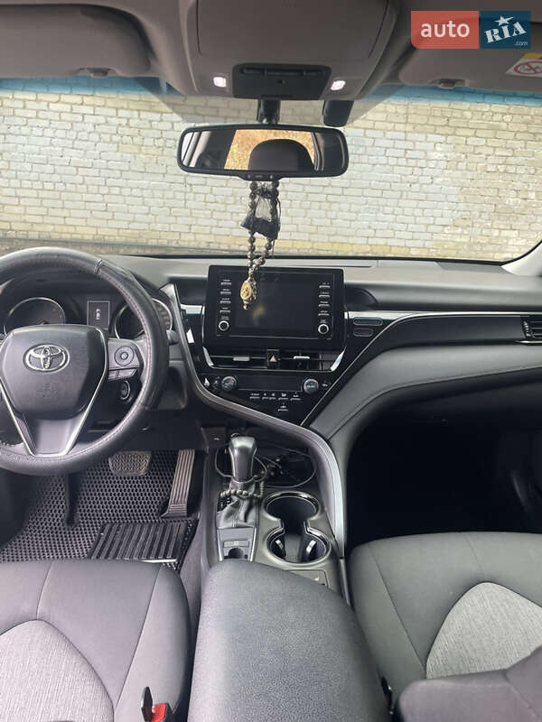 Седан Toyota Camry 2021 в Павлограде