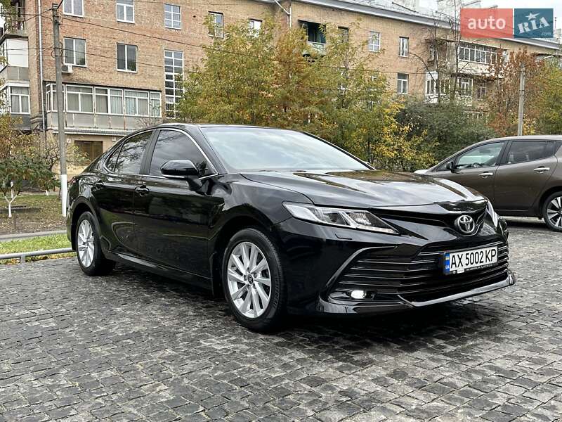 Седан Toyota Camry 2021 в Харькове