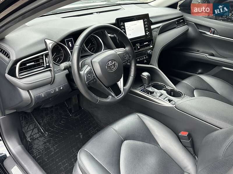Седан Toyota Camry 2021 в Харькове
