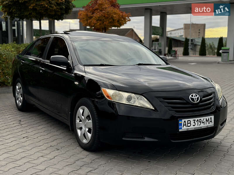 Седан Toyota Camry 2007 в Виннице