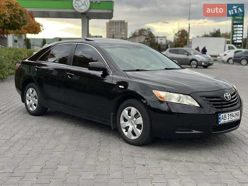 Седан Toyota Camry 2007 в Виннице