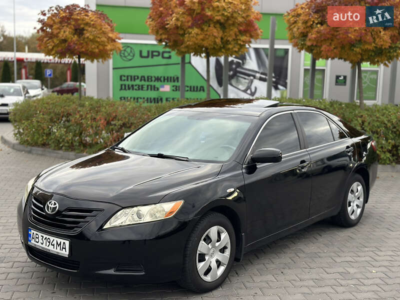 Седан Toyota Camry 2007 в Виннице