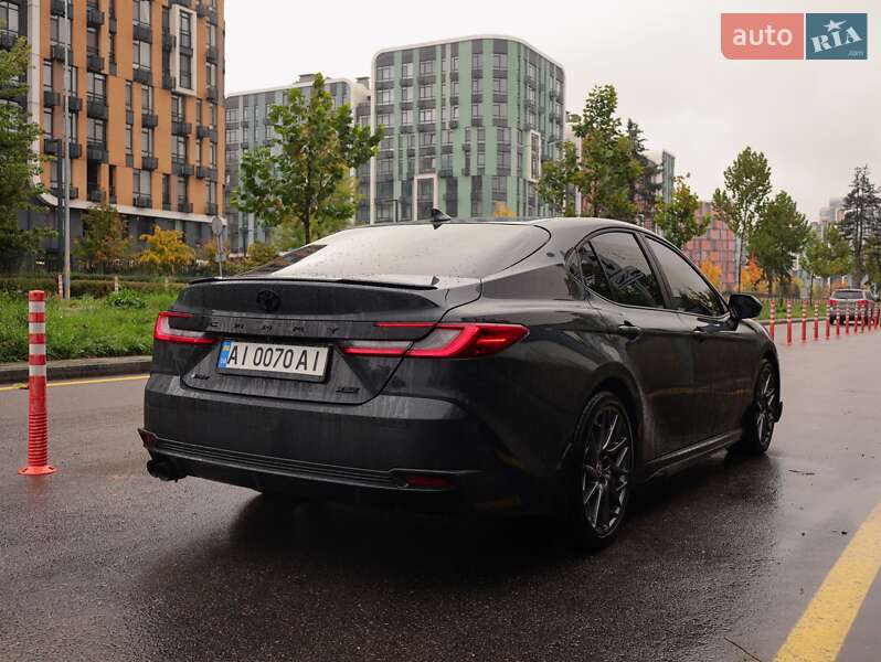 Седан Toyota Camry 2024 в Києві