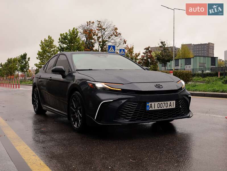 Седан Toyota Camry 2024 в Києві
