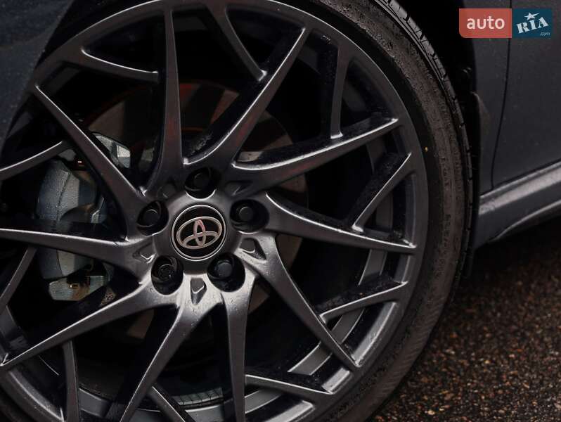 Седан Toyota Camry 2024 в Києві