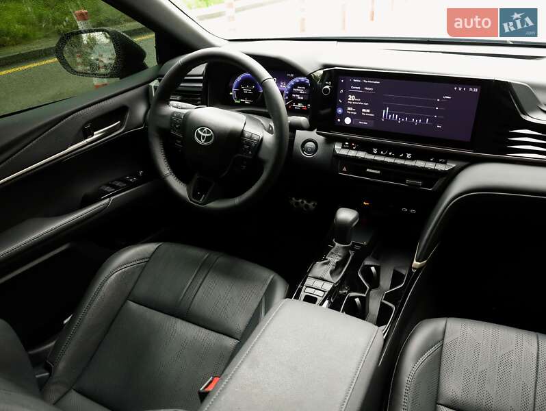 Седан Toyota Camry 2024 в Києві