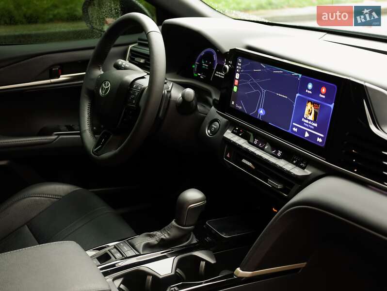 Седан Toyota Camry 2024 в Києві