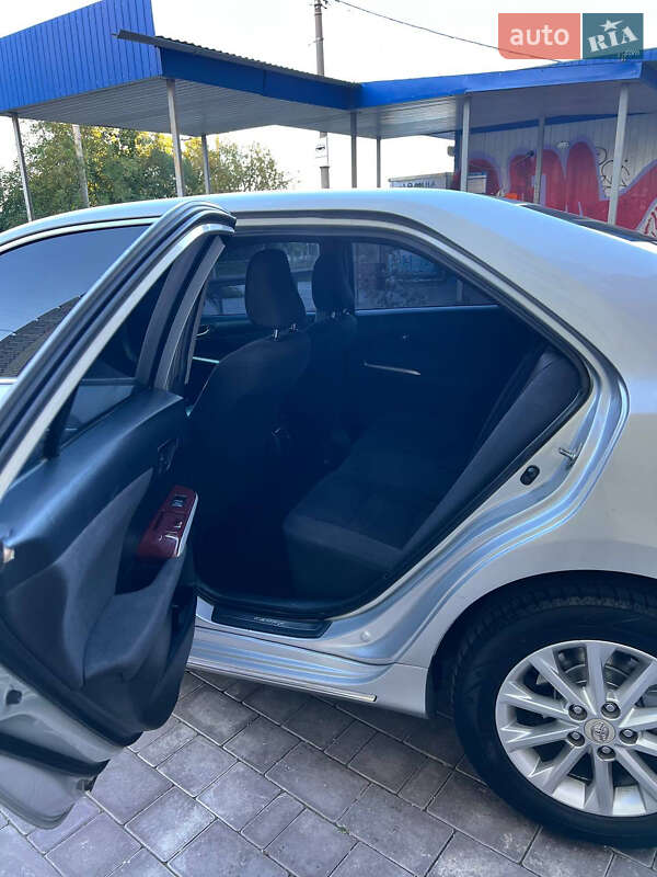 Седан Toyota Camry 2011 в Тернополе