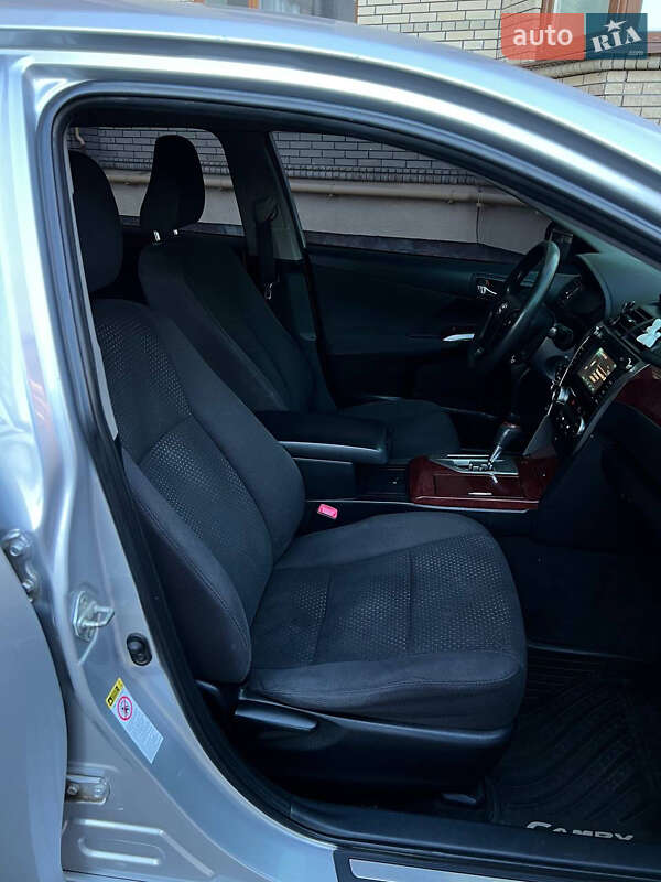 Седан Toyota Camry 2011 в Тернополе