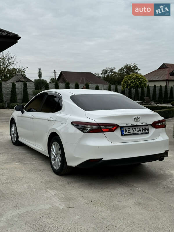 Седан Toyota Camry 2023 в Днепре