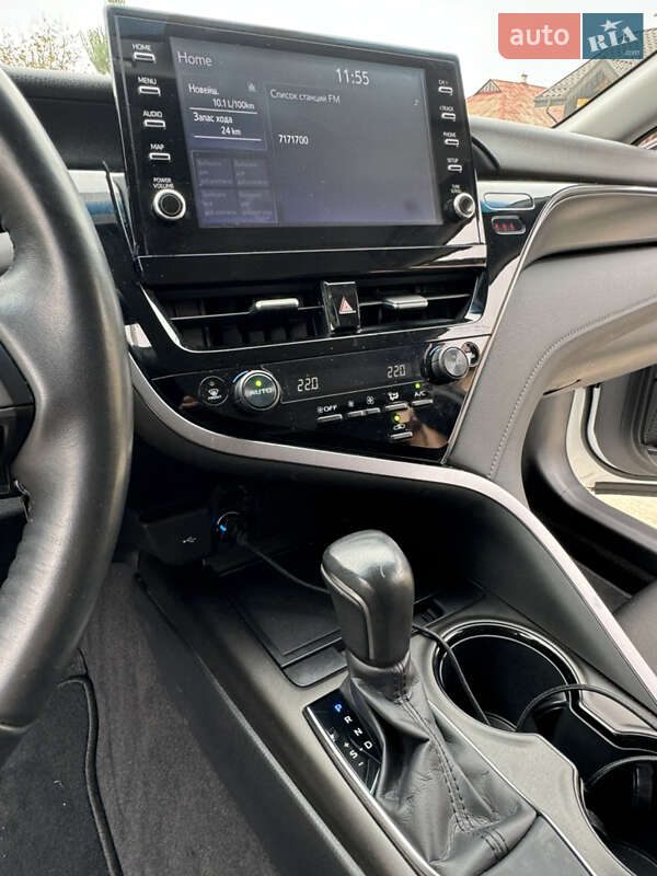 Седан Toyota Camry 2023 в Днепре