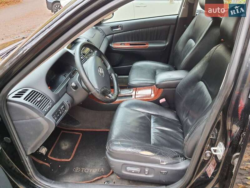 Седан Toyota Camry 2005 в Дніпрі