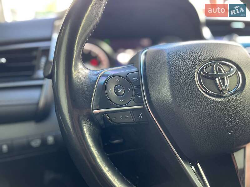 Седан Toyota Camry 2019 в Одесі