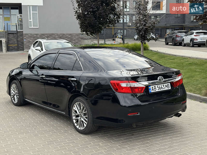 Седан Toyota Camry 2012 в Киеве