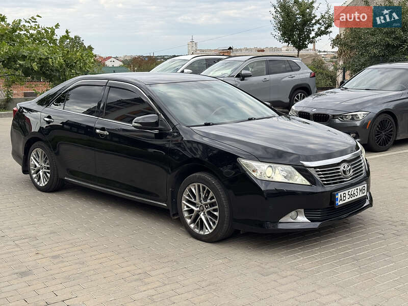 Седан Toyota Camry 2012 в Киеве