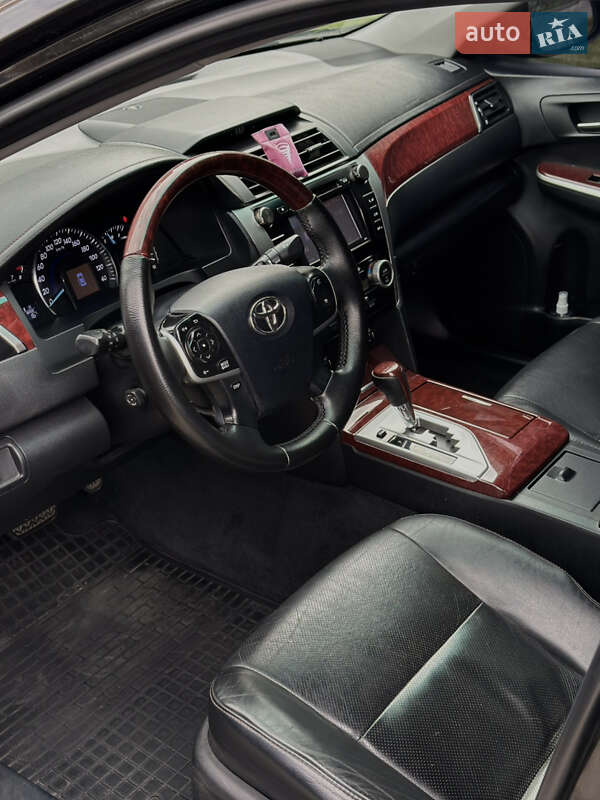 Седан Toyota Camry 2012 в Киеве