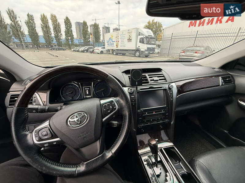 Седан Toyota Camry 2015 в Києві
