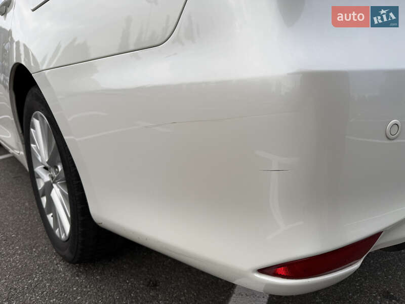 Седан Toyota Camry 2015 в Києві