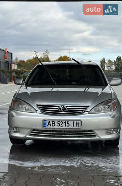 Седан Toyota Camry 2004 в  фото 4 Седан Toyota Camry 2004 в