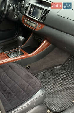 Седан Toyota Camry 2004 в  фото 25 Седан Toyota Camry 2004 в