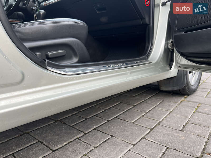 Седан Toyota Camry 2003 в Ровно