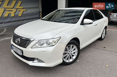 Седан Toyota Camry 2014 в Киеве
