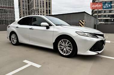 Седан Toyota Camry 2018 в 