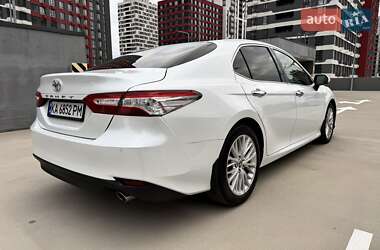 Седан Toyota Camry 2018 в 