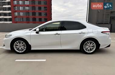 Седан Toyota Camry 2018 в 