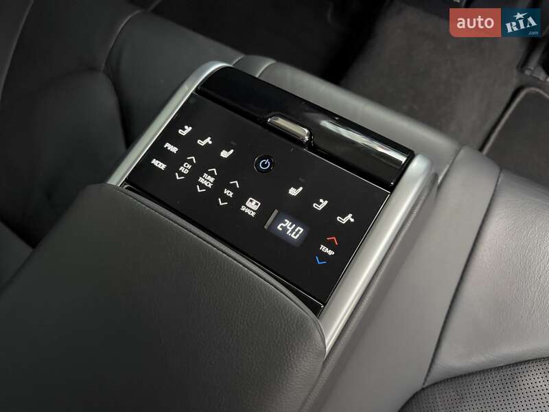 Седан Toyota Camry 2018 в Києві