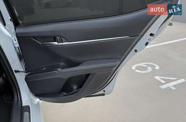 Седан Toyota Camry 2018 в 