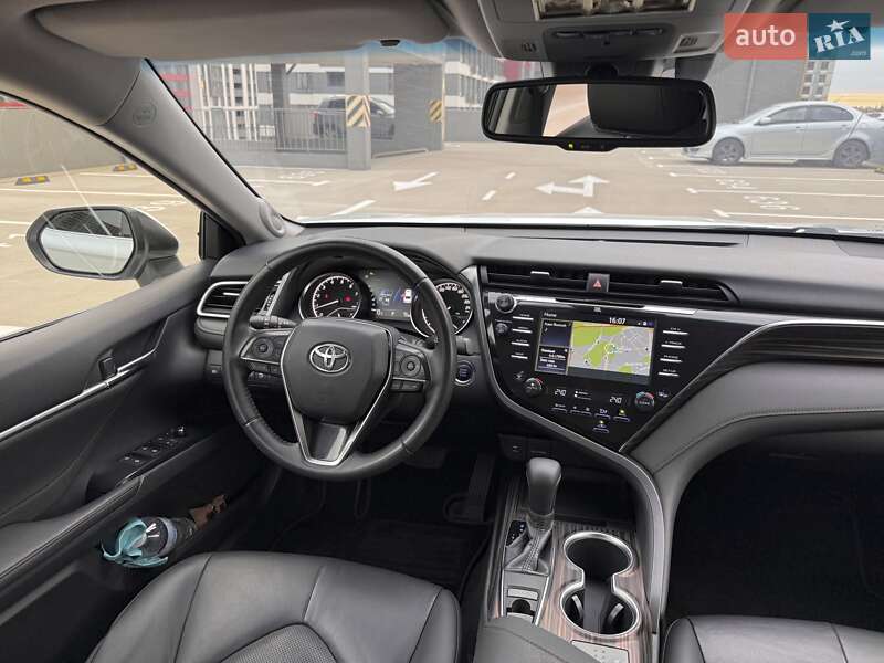 Седан Toyota Camry 2018 в Києві