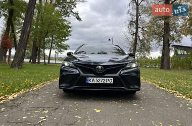 Седан Toyota Camry 2021 в Києві