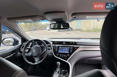 Седан Toyota Camry 2018 в 