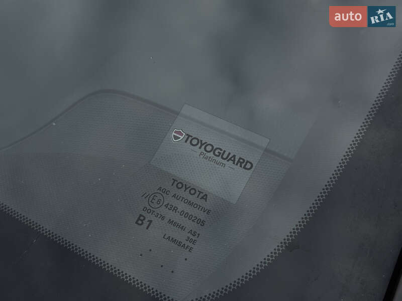 Седан Toyota Camry 2018 в Киеве