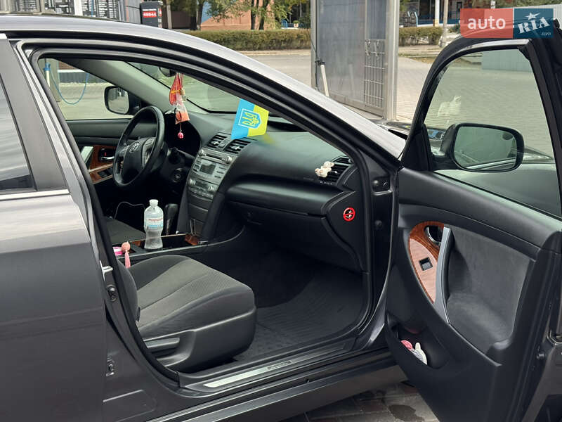 Седан Toyota Camry 2008 в Дніпрі