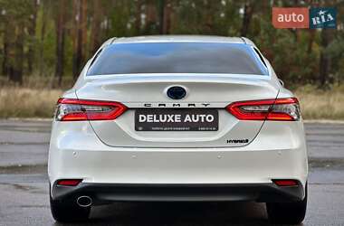 Седан Toyota Camry 2021 в 