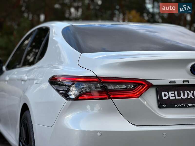 Седан Toyota Camry 2021 в Киеве