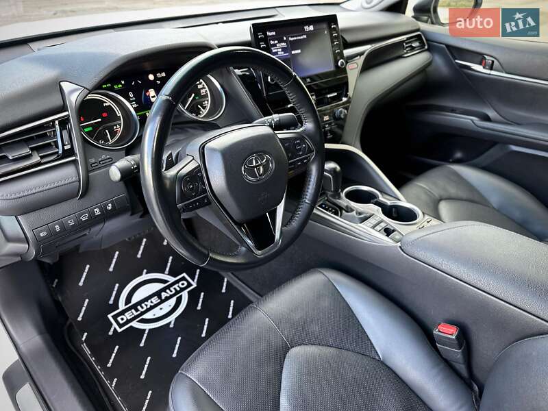 Седан Toyota Camry 2021 в Киеве