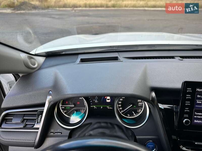 Седан Toyota Camry 2021 в Киеве