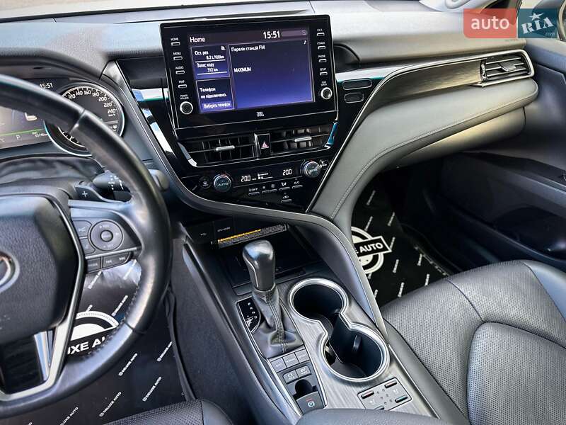 Седан Toyota Camry 2021 в Киеве