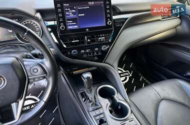 Седан Toyota Camry 2021 в 