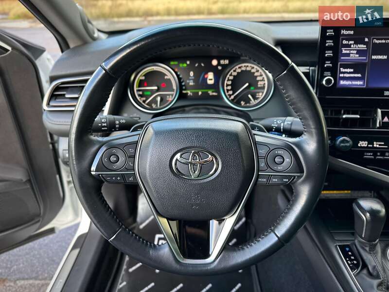 Седан Toyota Camry 2021 в Киеве