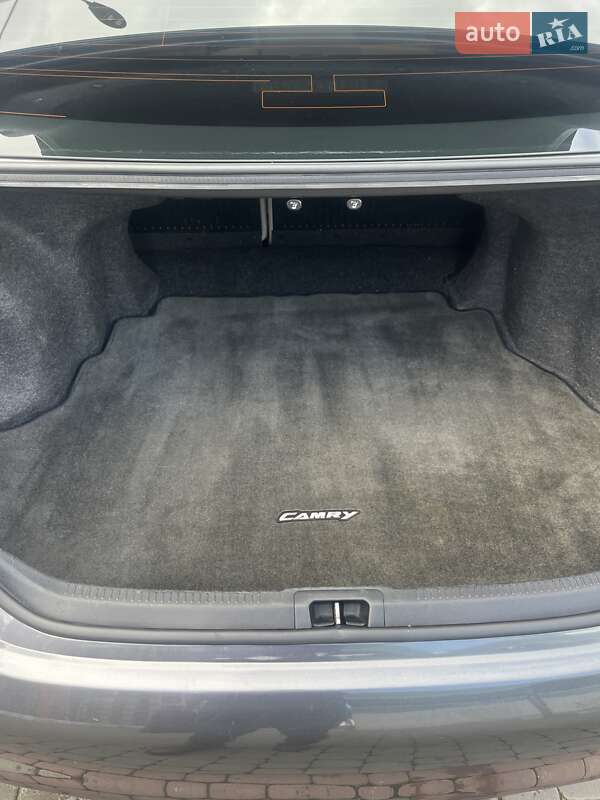 Седан Toyota Camry 2014 в Ивано-Франковске